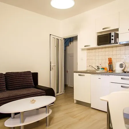 Nemira Sunny Guest house