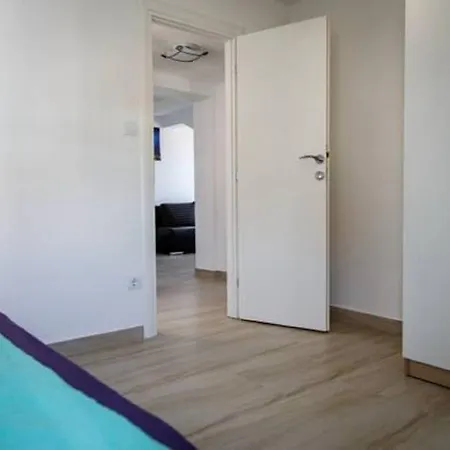 Nemira Sunny Guest house 3*
