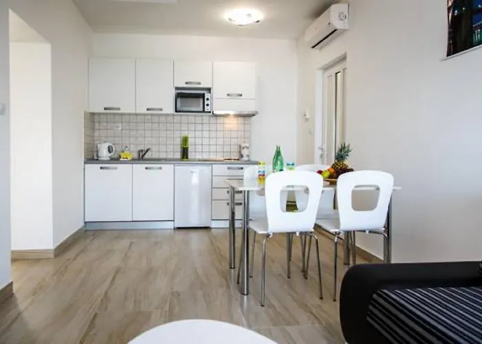 Nemira Sunny 3* オミシュ